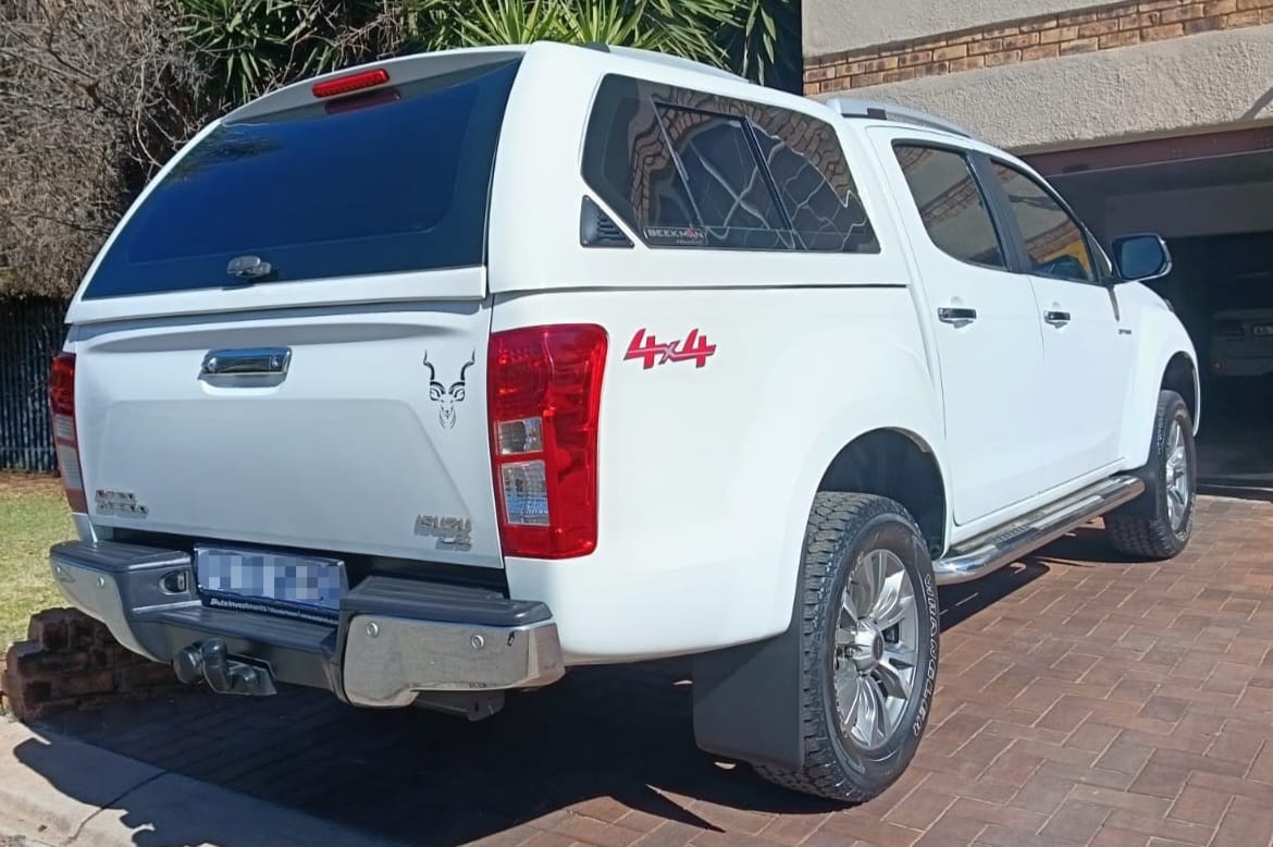 2017 Isuzu DTEQ 4x4 Double Cab Bakkie (CT 1620)