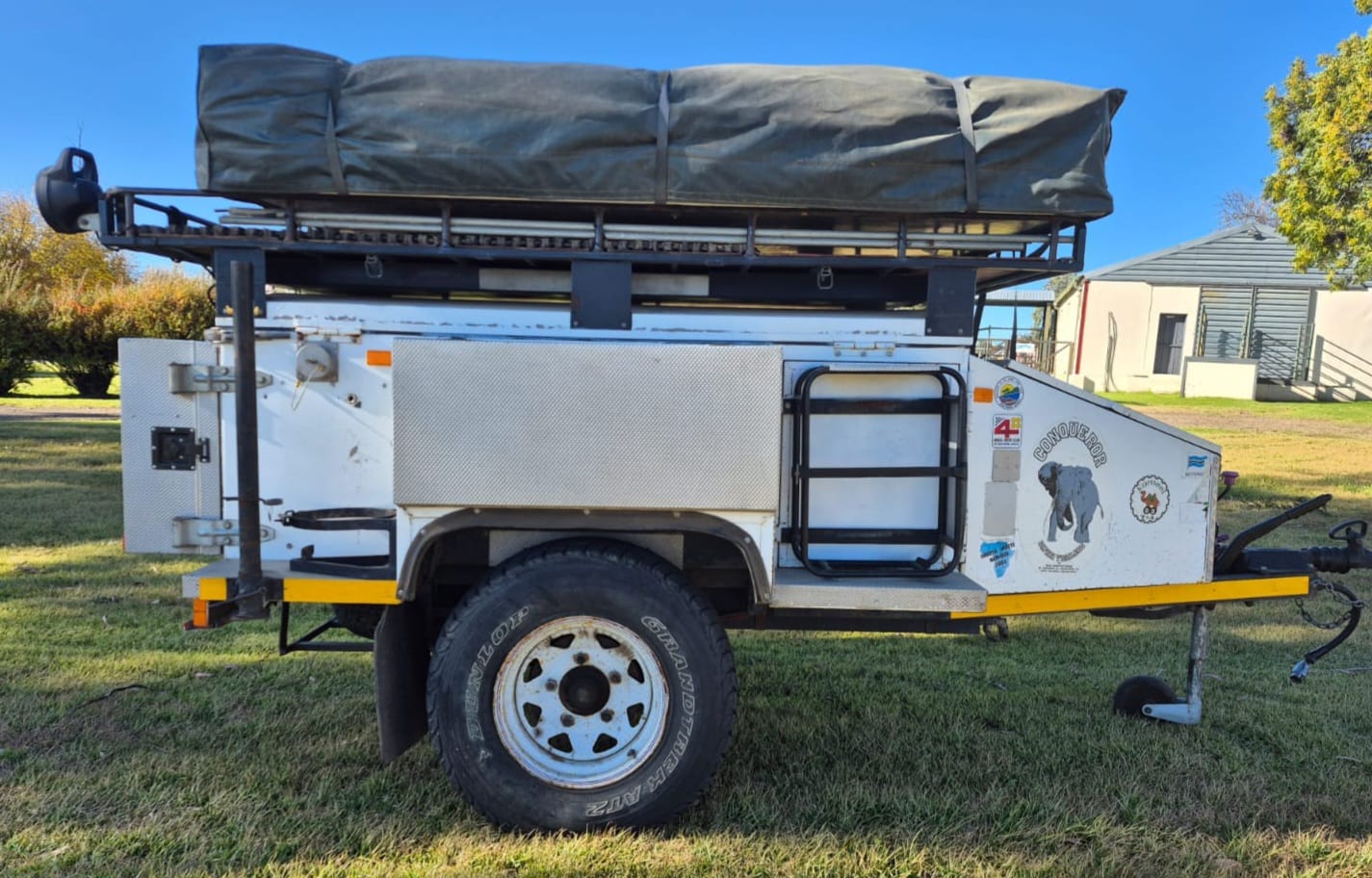 2000 Conqueror Safari Off Road Camping Trailer (CT 1571)