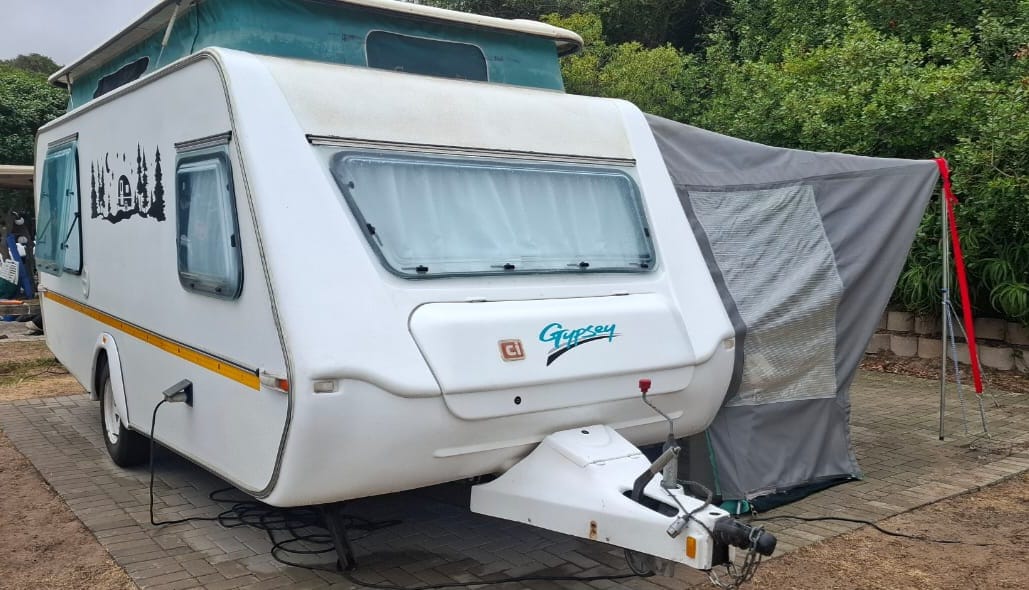 2000 Gypsey Regal Caravan (CT 1501)