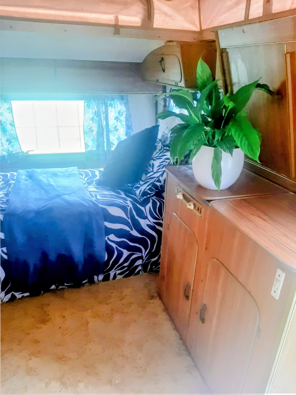 1985 Jurgens Fleetline Caravan (CT 1535)