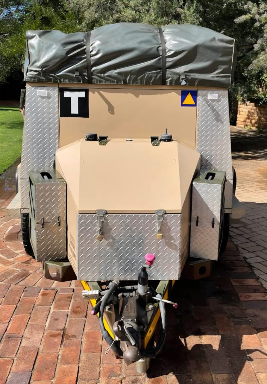 SOLD 2005 Conqueror Compact Off Road Camping Trailer (CT 1464)