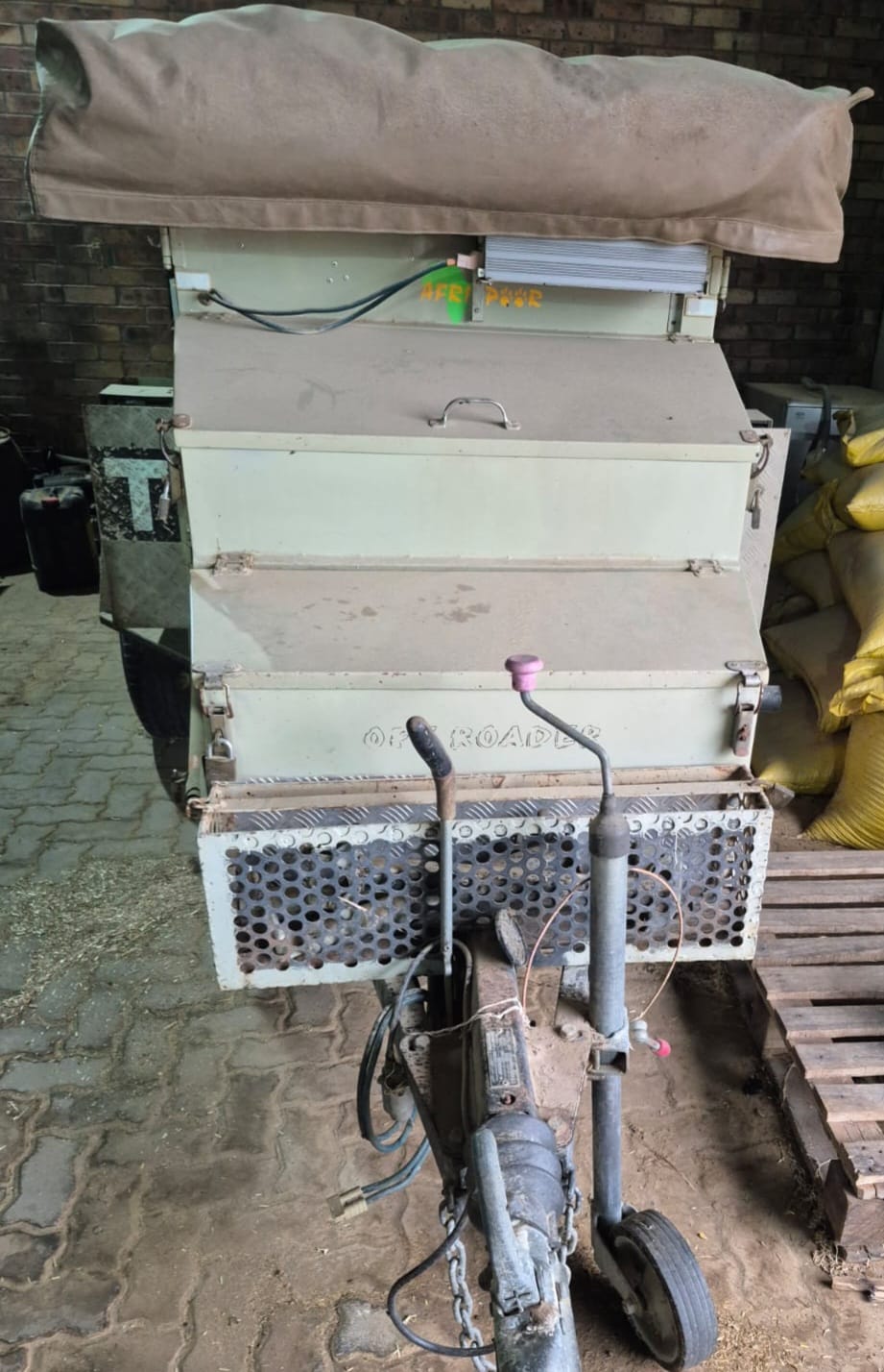 2011 Afrispoor Off Roader Camping Trailer (CT 1646)