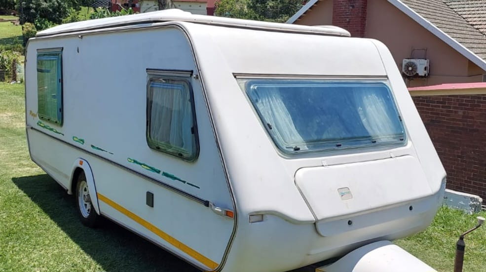 2000 Gypsey Regal Caravan (CT 1484)