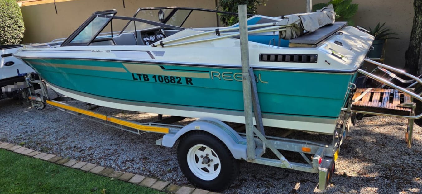 1997 Regal Medallion Ski Boat (CT 1622)