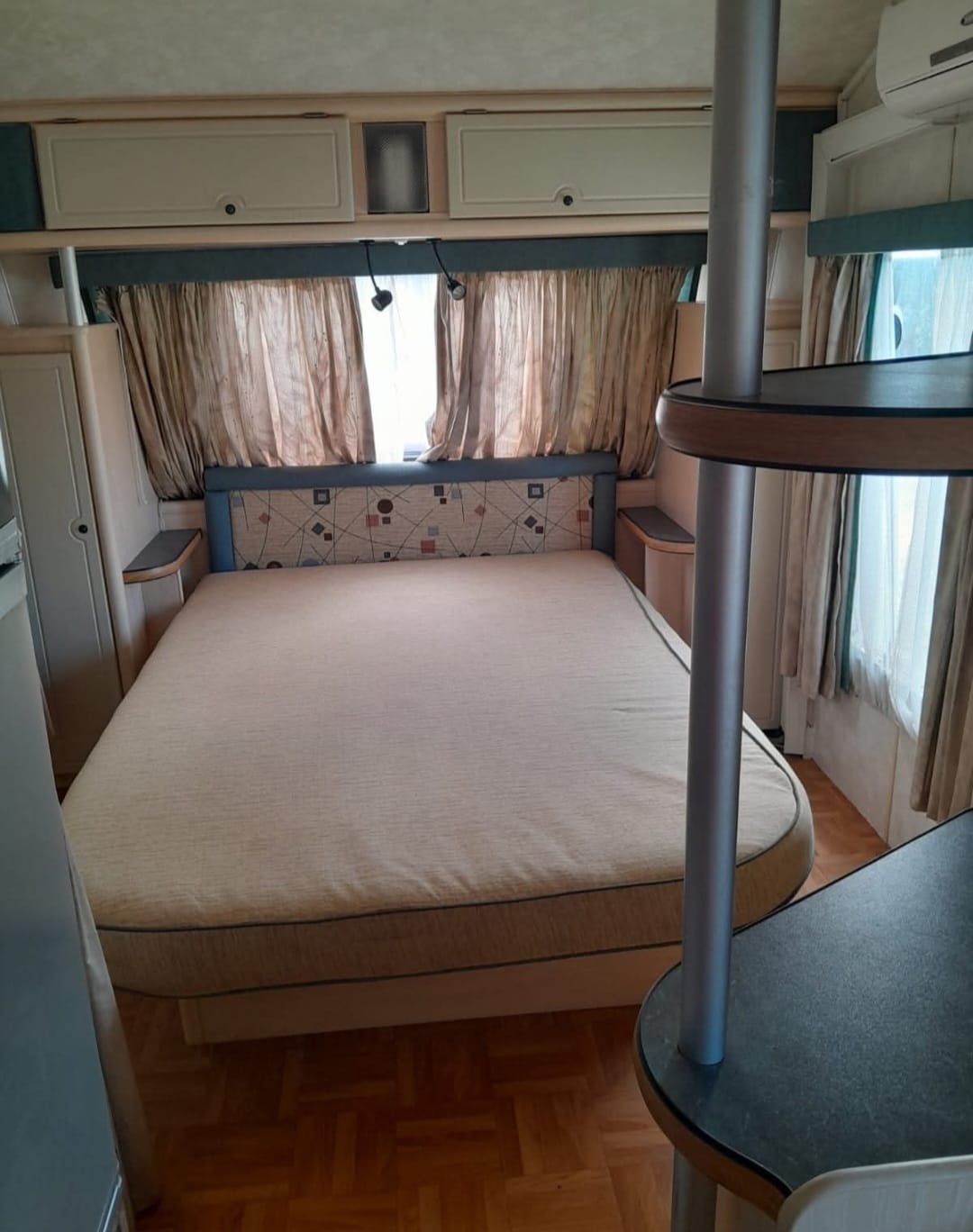 2005 Jurgens Exclusive Caravan (CT 1531)