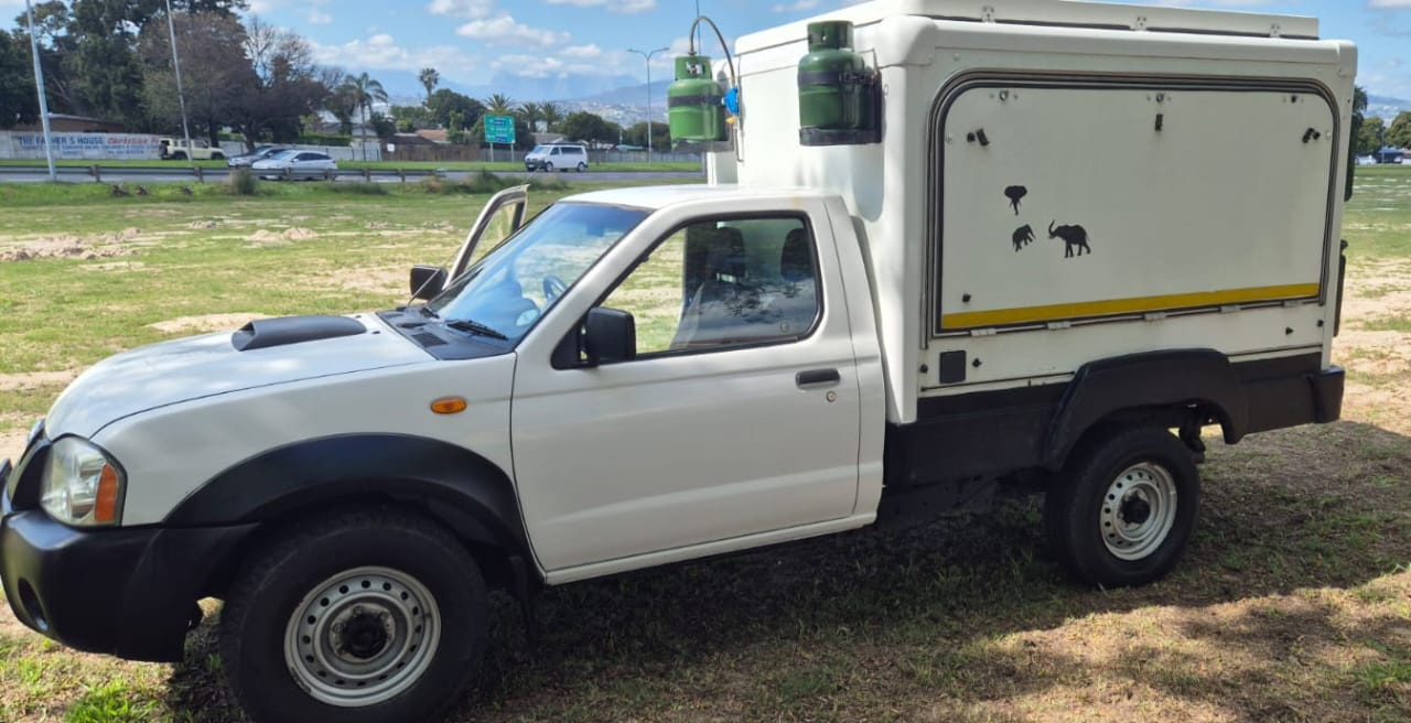 2017 Nissan NP 300 Hardbody 4x4 Camper Van (CT 1490)