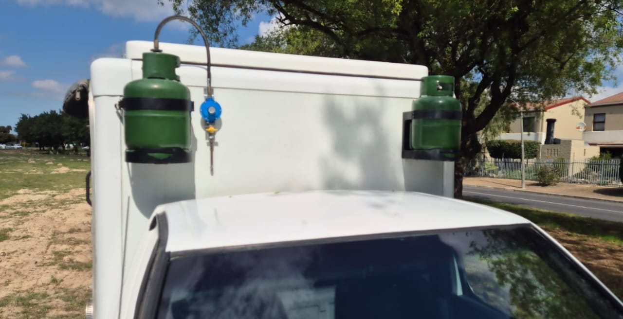 2017 Nissan NP 300 Hardbody 4x4 Camper Van (CT 1490)