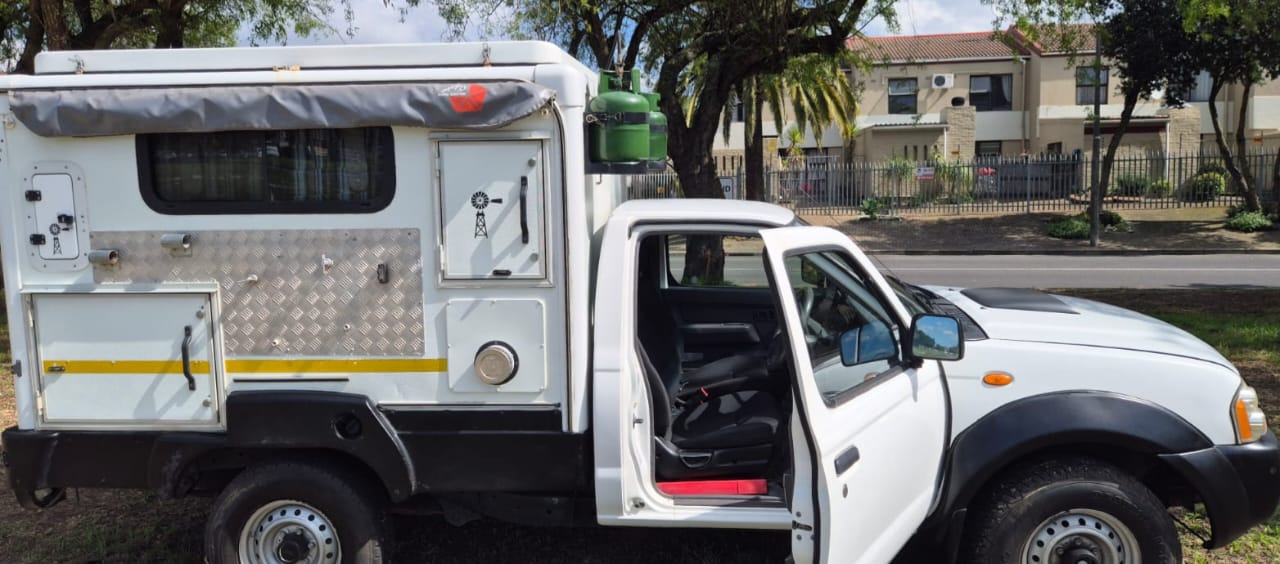 2017 Nissan NP 300 Hardbody 4x4 Camper Van (CT 1490)