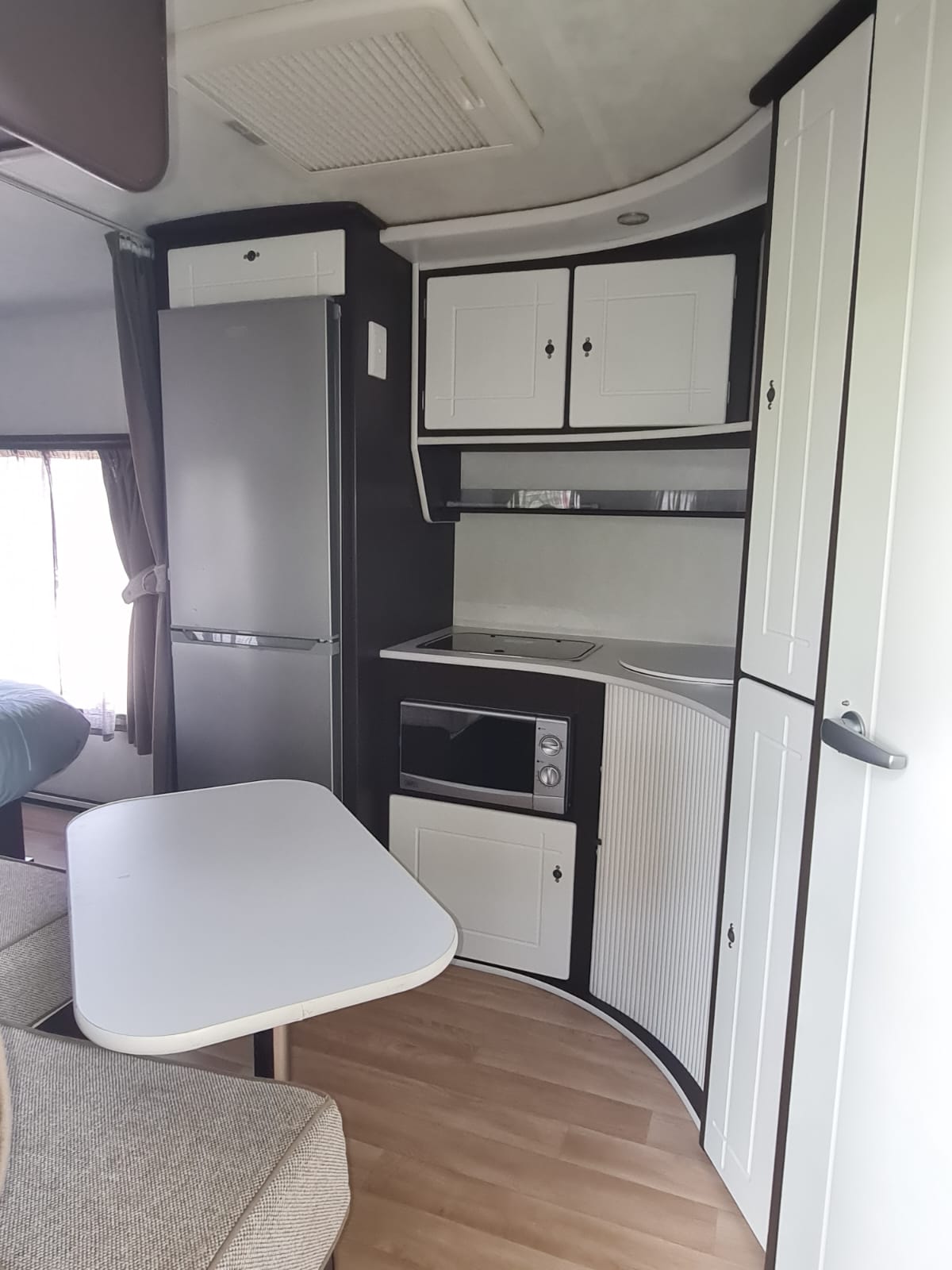 SOLD 2013 Jurgens Classique Caravan (CT 1347)