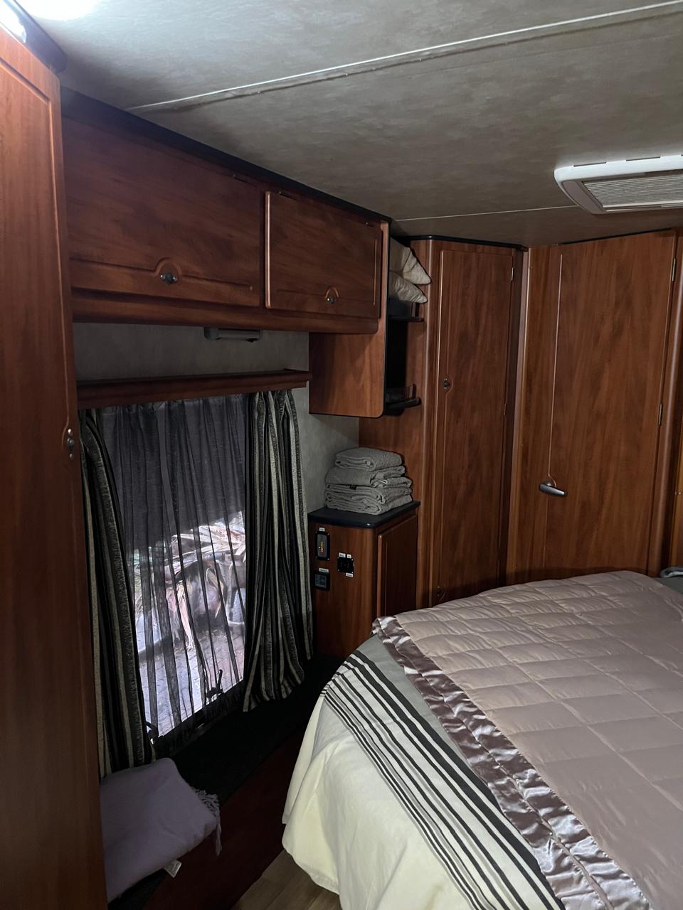 2012 Jurgens Elegance Caravan (CT 1602)