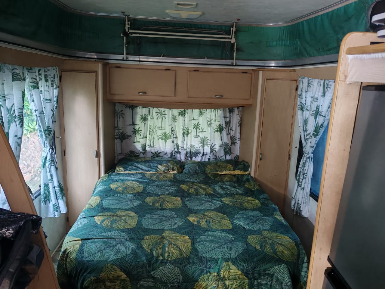 2000 Gypsey Regal Caravan (CT 1484)