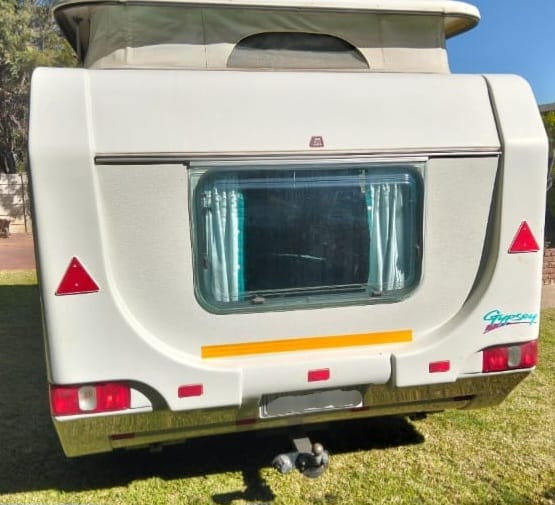 2002 Gypsey Regal Caravan (CT 1575)