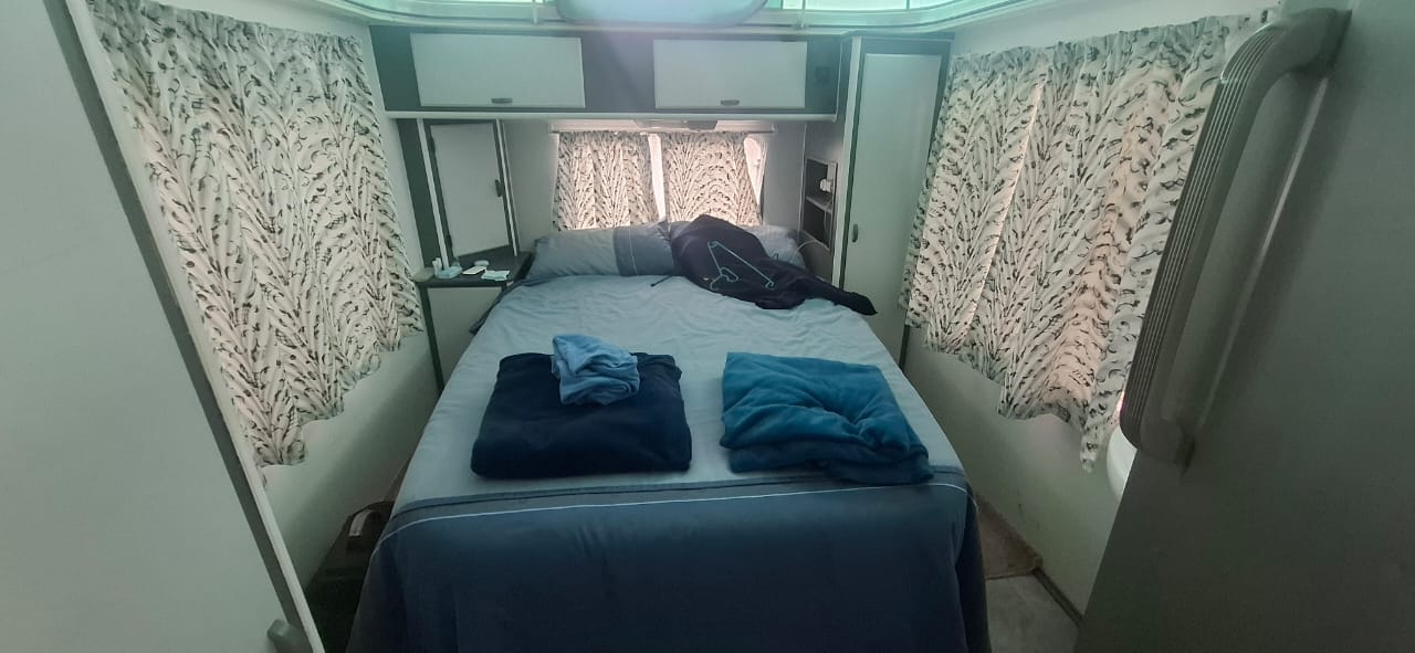 2000 Gypsey Regal Caravan (CT 1501)