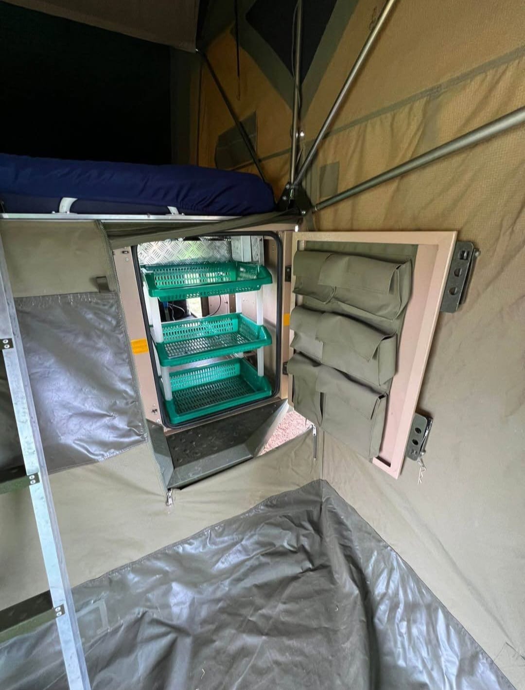 2010 Conqueror Courage Off Road Camping Trailer (CT 1579)