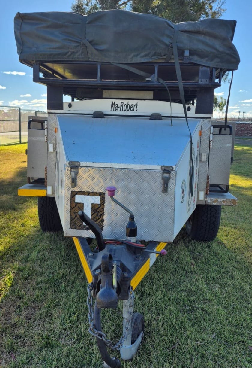 2000 Conqueror Safari Off Road Camping Trailer (CT 1571)