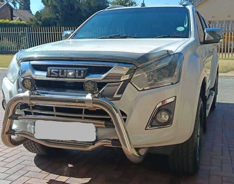 2017 Isuzu DTEQ 4x4 Double Cab Bakkie (CT 1620)