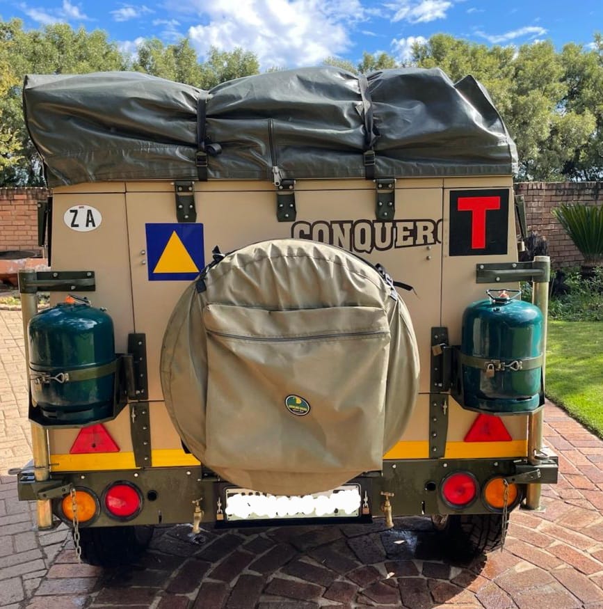 SOLD 2005 Conqueror Compact Off Road Camping Trailer (CT 1464)