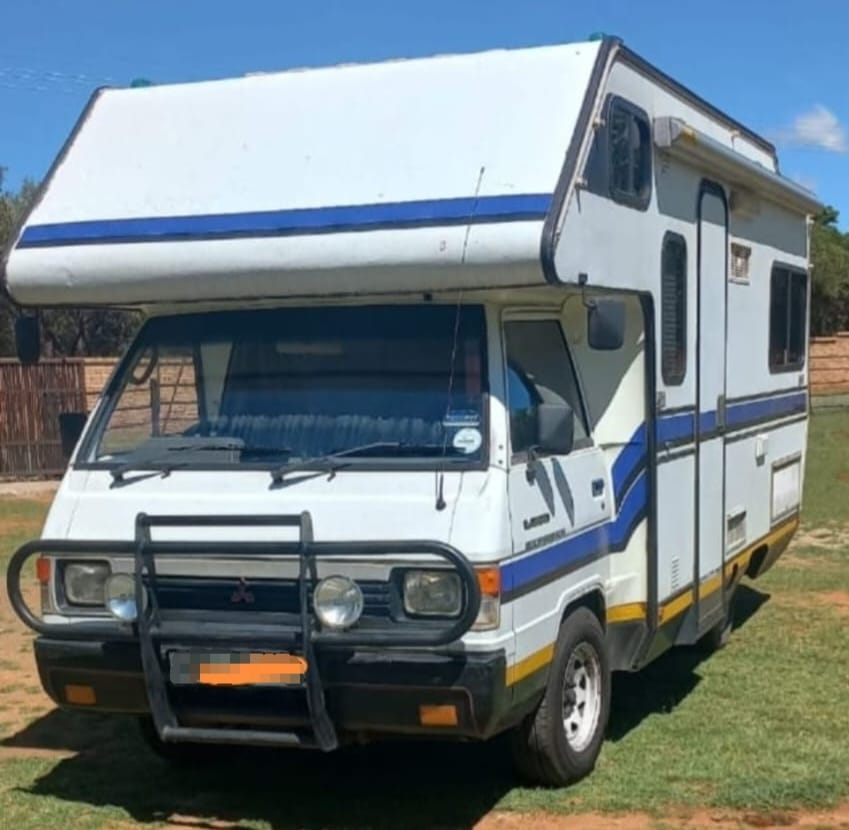 1992 Mitsubishi L300 Companion Motorhome (CT 1601)