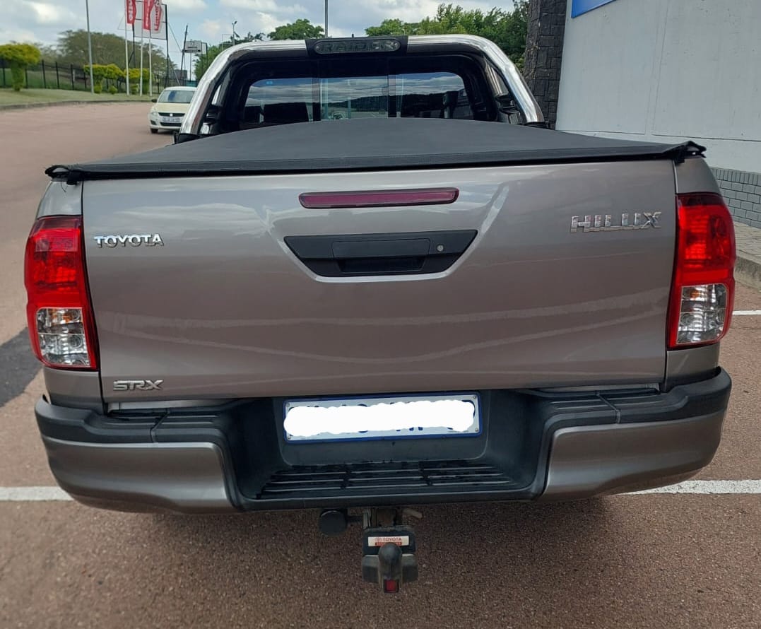 2017 Toyota Hilux 2.4 Extra cab Bakkie (CT 1494)