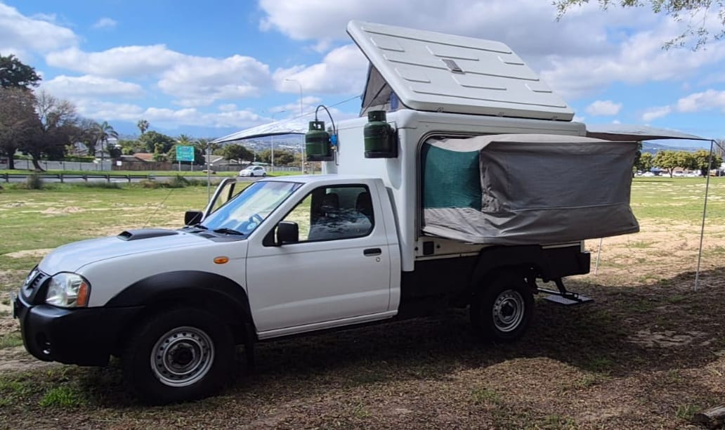 2017 Nissan NP 300 Hardbody 4x4 Camper Van (CT 1490)