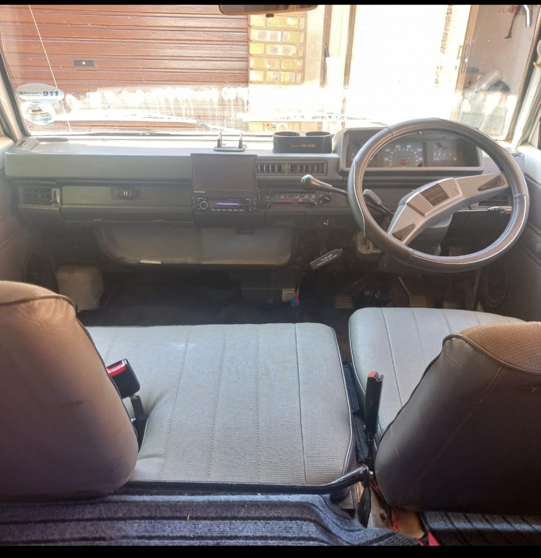 1992 Mitsubishi L300 Companion Motorhome (CT 1601)