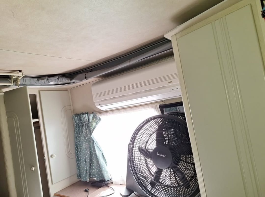 1998 Jurgens Penta Caravan (CT 1589)
