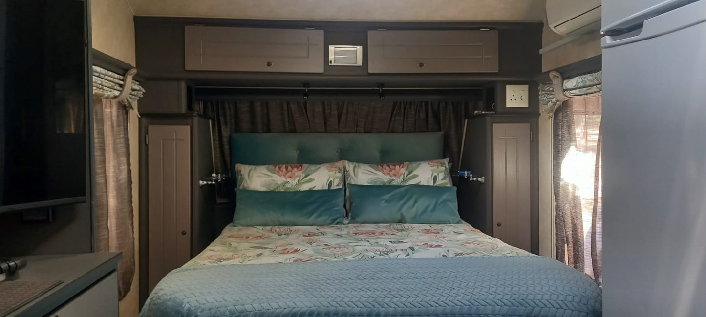 2014 Jurgens Classique Caravan (CT 1573)