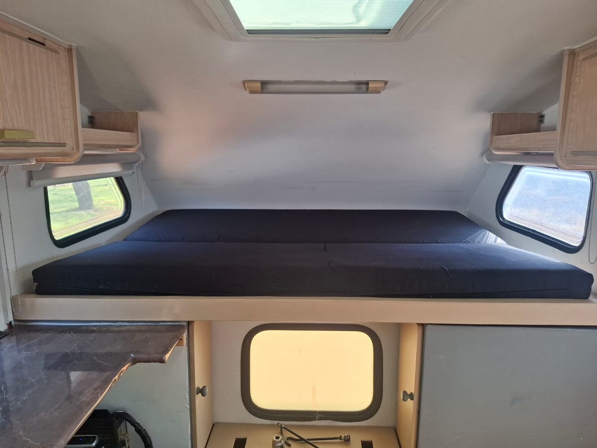 Bakkiemate Camper (CT 1658)