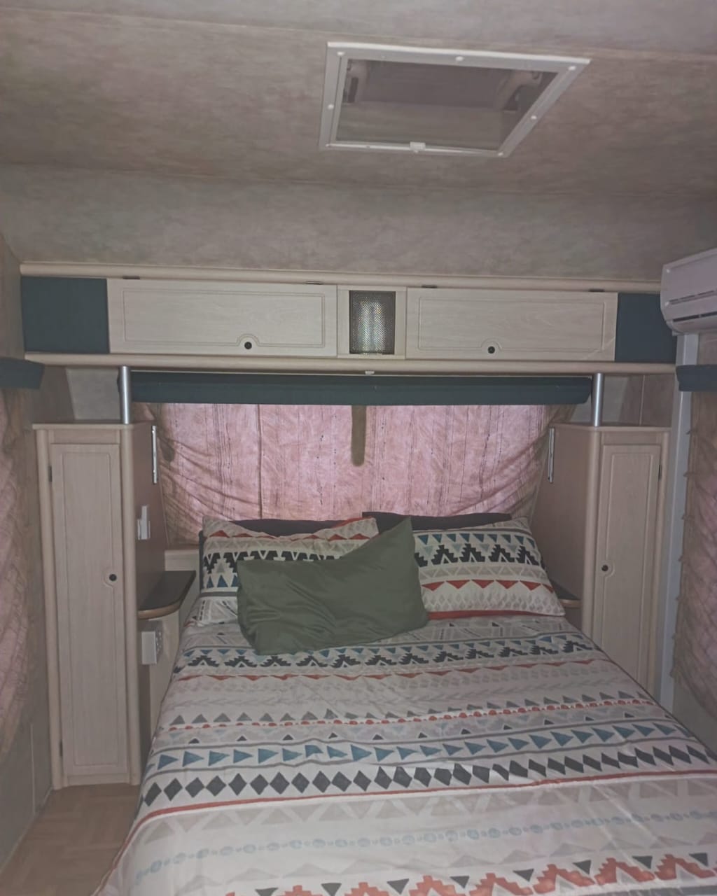 2008 Jurgens Classique Caravan (CT 1595)