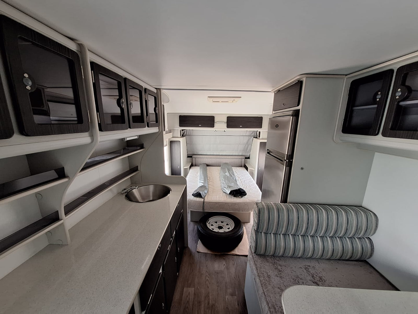 2020 Jurgens Exclusive Caravan (CT 1504)