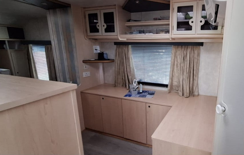 2005 Jurgens Exclusive Caravan (CT 1593)