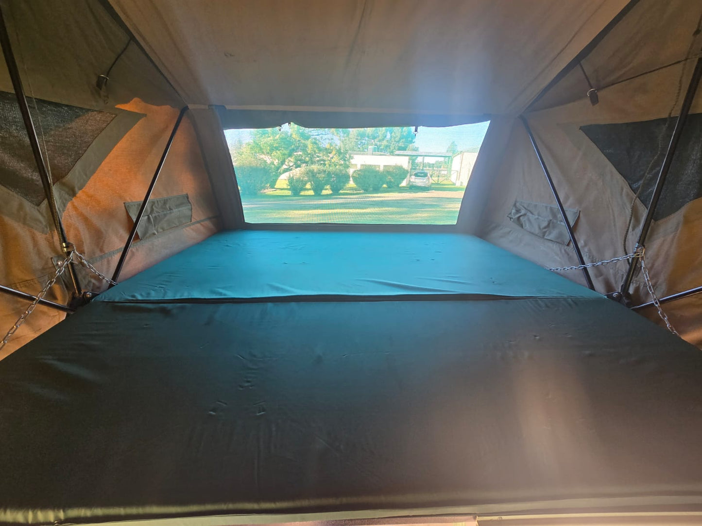 2000 Conqueror Safari Off Road Camping Trailer (CT 1571)