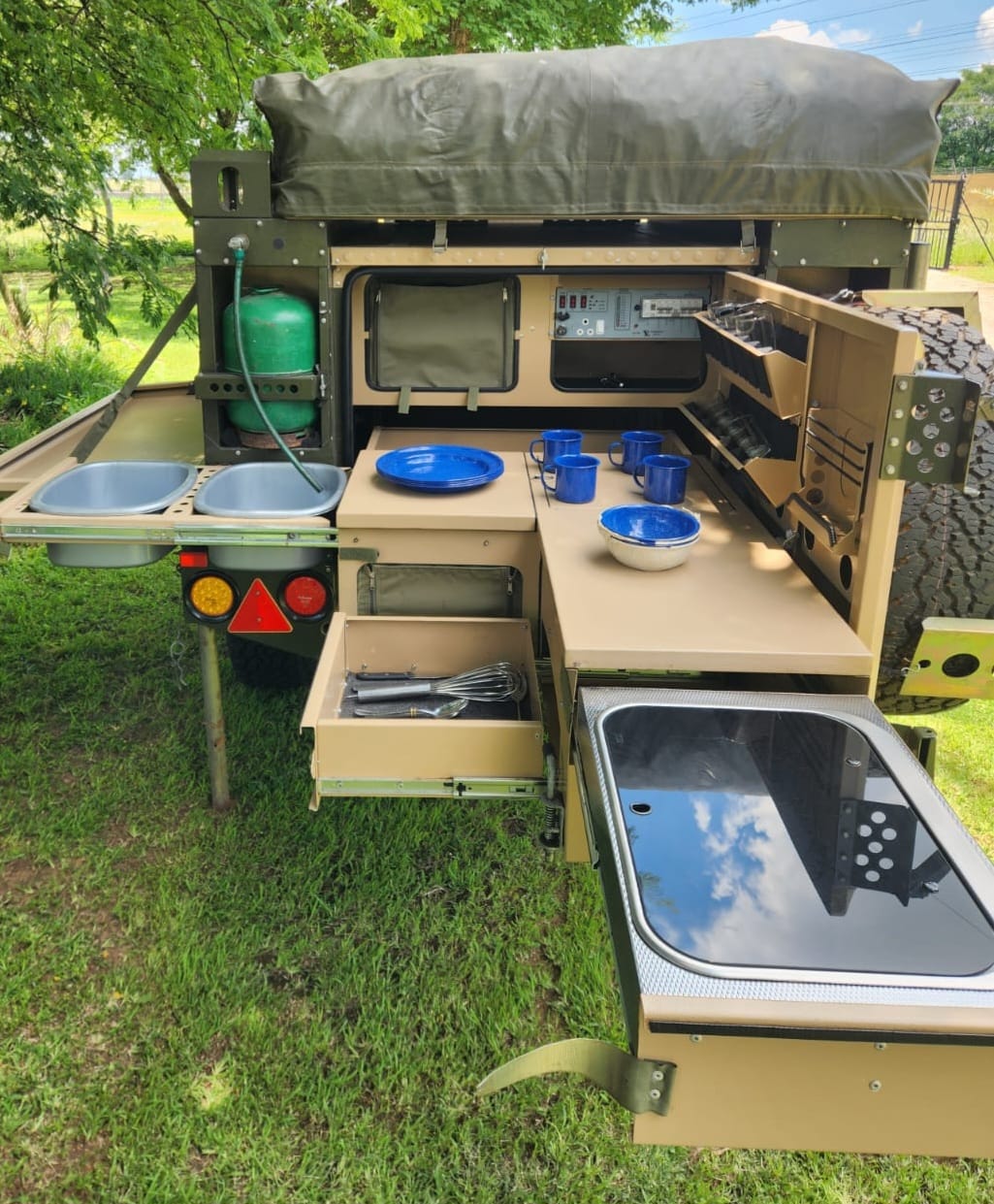 2015 Conqueror Conquest II Camping Trailer (CT 1495)