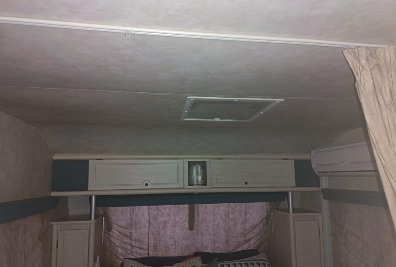 2008 Jurgens Classique Caravan (CT 1595)