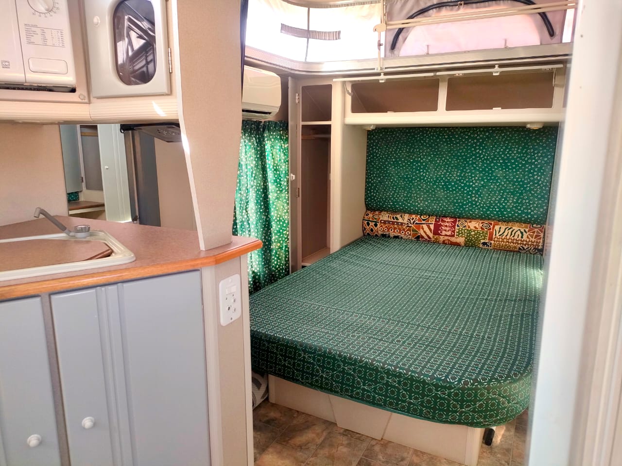 2000 Jurgens Penta Caravan (CT 1604)