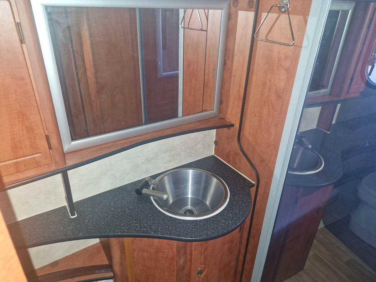 2014 Jurgens Elegance Caravan (CT 1640)