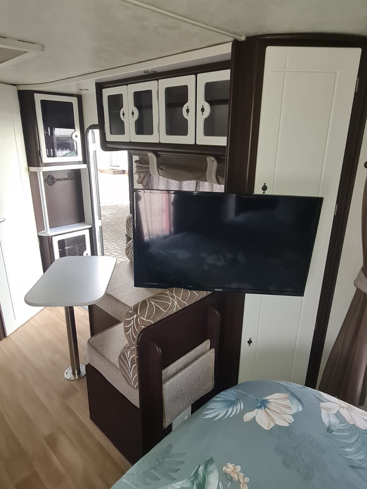 SOLD 2013 Jurgens Classique Caravan (CT 1347)