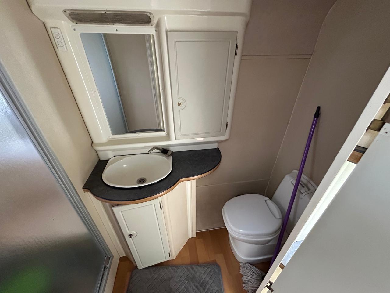 SOLD 2003 Jurgens Exclusive Caravan (CT 1331)