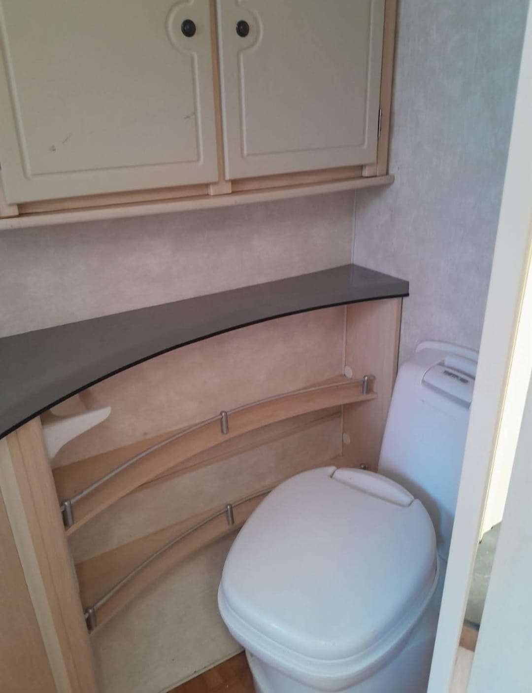 2005 Jurgens Exclusive Caravan (CT 1531)