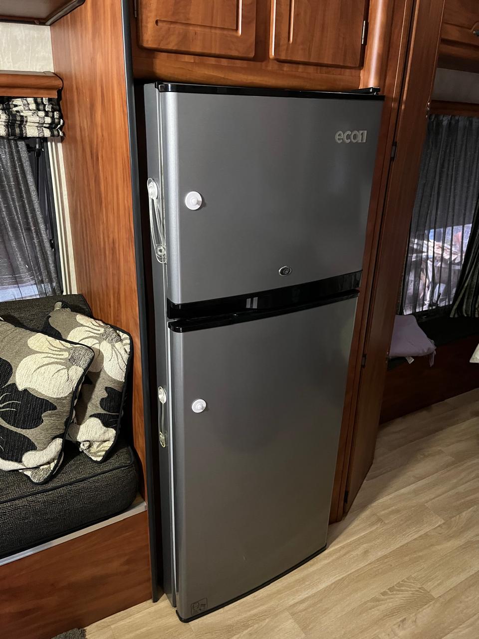 2012 Jurgens Elegance Caravan (CT 1602)