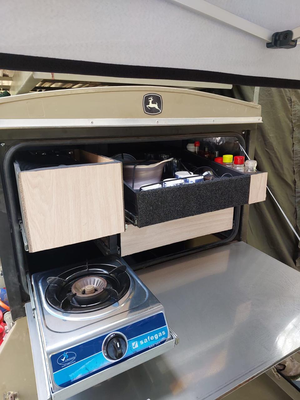 SOLD 2000 Venter Bush Baby Camping Trailer (CT 1471)