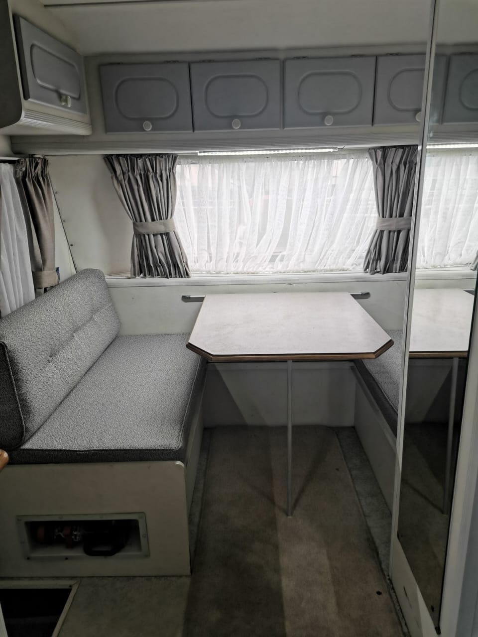 SOLD 1993 Jurgens Exclusive Caravan (CT 1489)