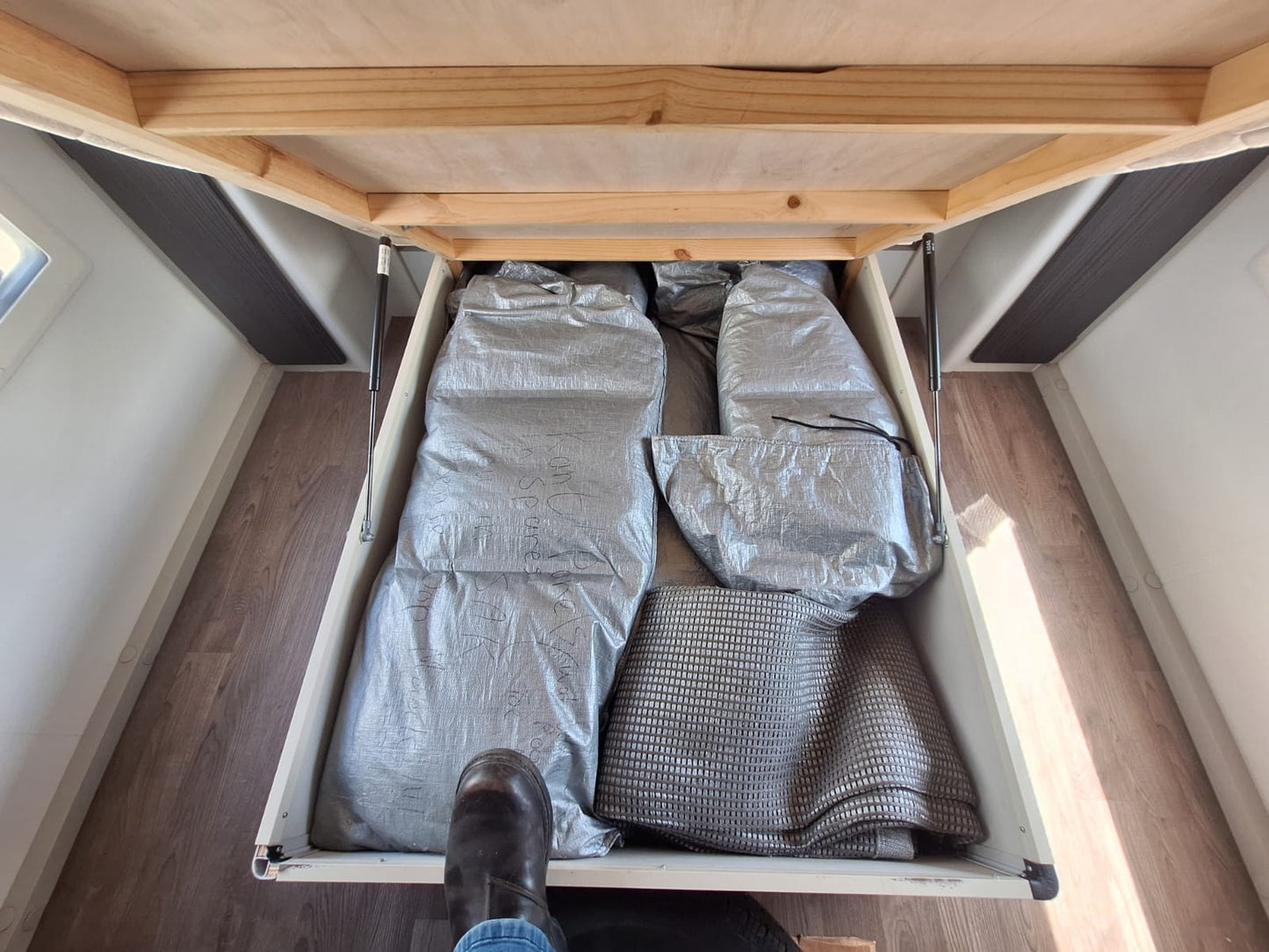 2020 Jurgens Exclusive Caravan (CT 1504)