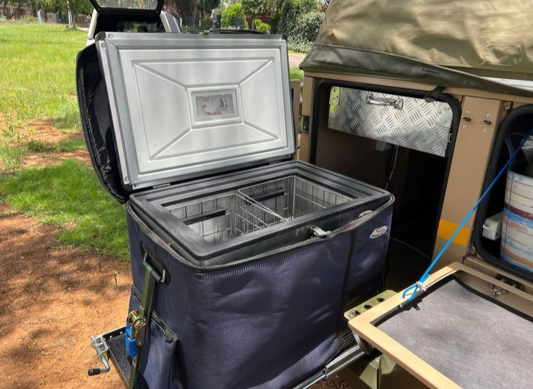 2010 Conqueror Courage Off Road Camping Trailer (CT 1579)