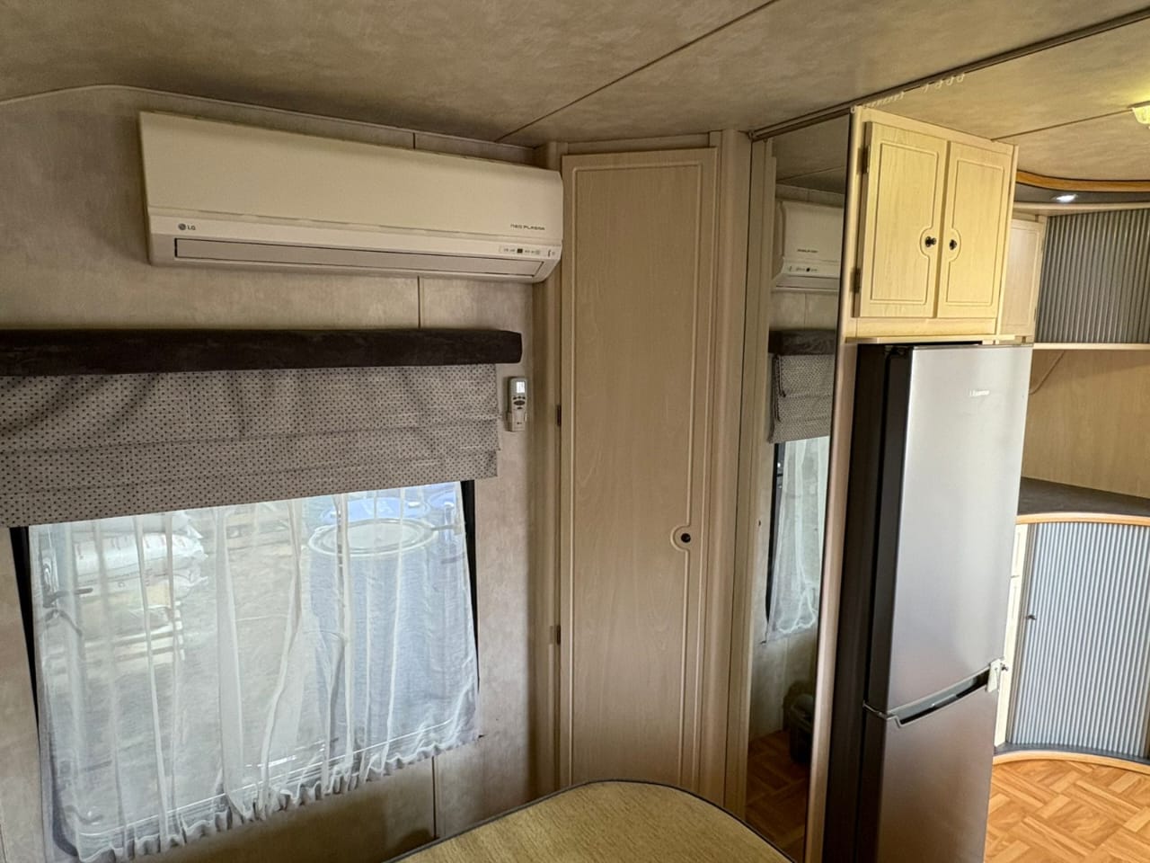 2006 Jurgens Classique Caravan (CT 1481)