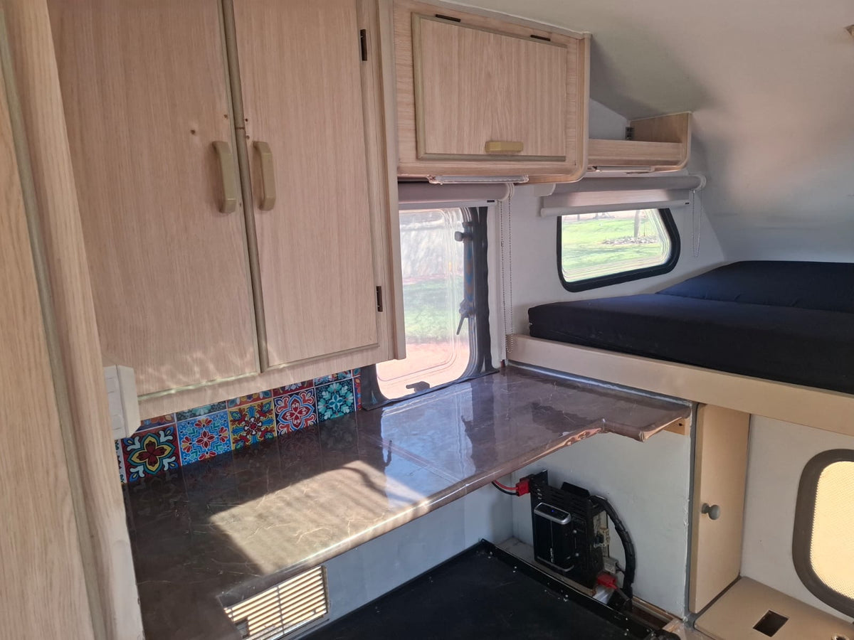 Bakkiemate Camper (CT 1658)