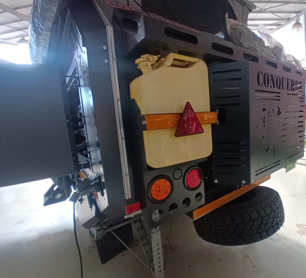 2020 Conqueror Commander Platinum Off Road Camping Trailer (CT 1420)