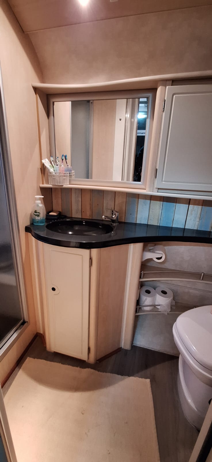 2005 Jurgens Exclusive Caravan (CT 1593)