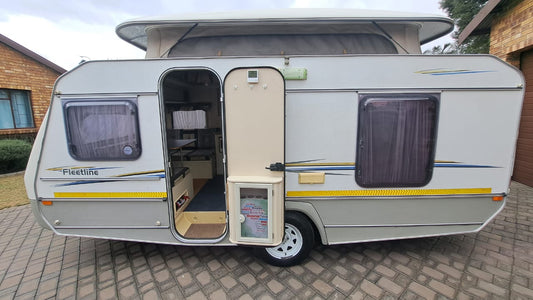 (SOLD) 2004 Jurgens Fleetline Caravan (CT 1274)