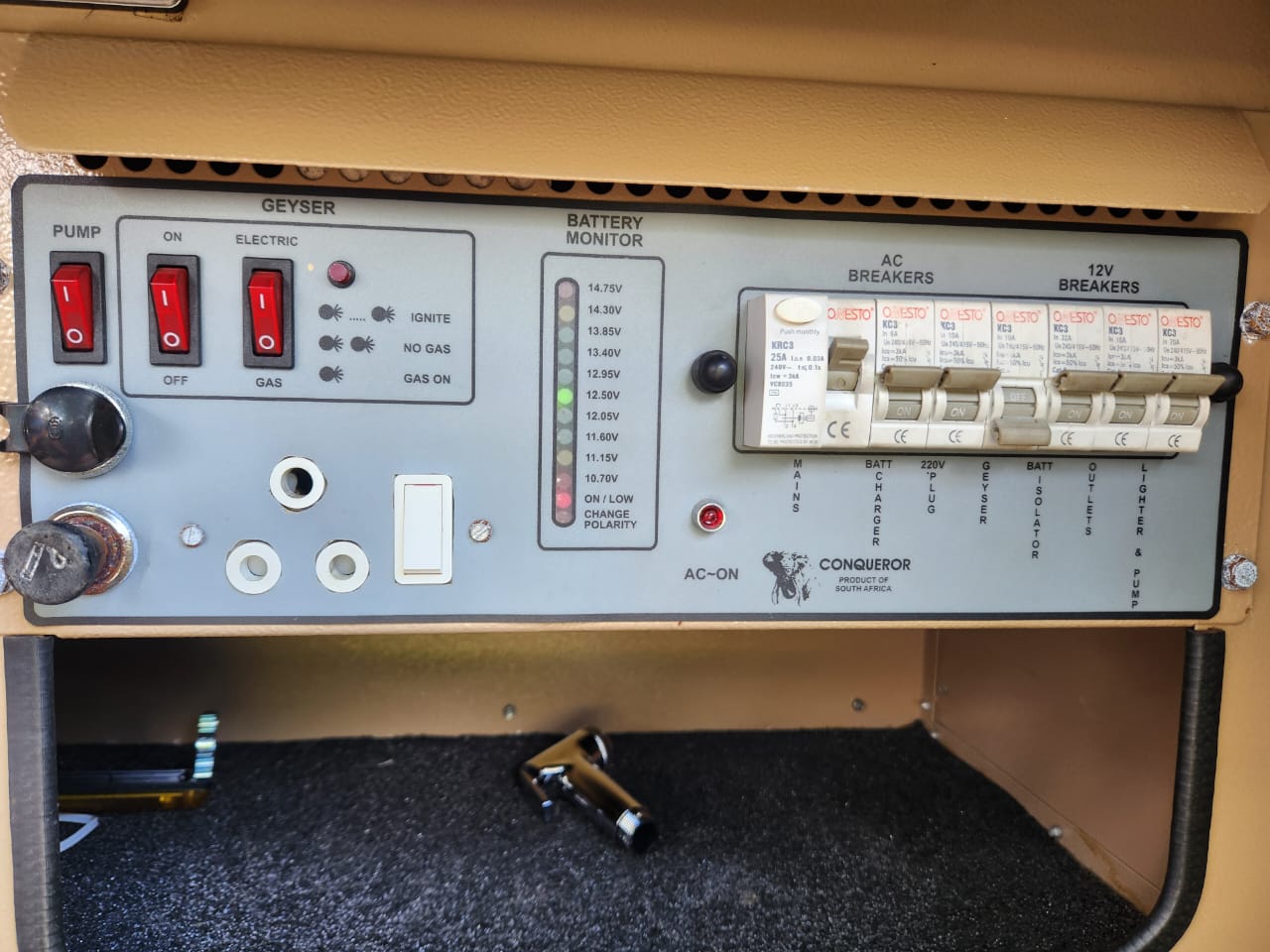 2015 Conqueror Conquest II Camping Trailer (CT 1495)